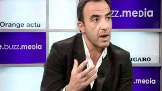 Le Buzz  Nikos Aliagas  Le Figaro [upl. by Nahrut]