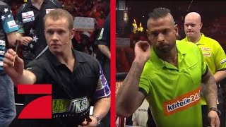 Tim Wiese amp Michael van Gerwen vs Fabian Hambüchen amp Gary Anderson  Gruppenphase  Promi Darts WM [upl. by Esiuqram560]