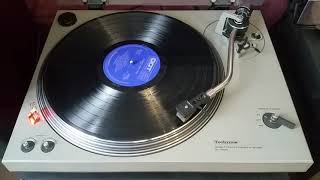 Technics SL1500 проигрыватель пластинок [upl. by Namrak662]