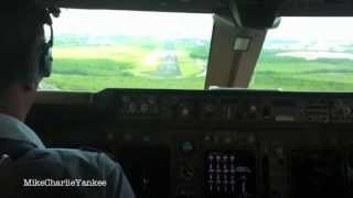 Boeing 747400 Atterrissage PointeàPitre Cockpit View [upl. by Allard]