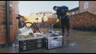 Tadcaster bridge collapses RAF chinook helicopter delivers sandbags [upl. by Rebmetpes]