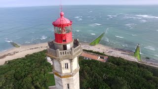 Destination NouvelleAquitaine  le Phare des Baleines CharenteMaritime [upl. by Parke]