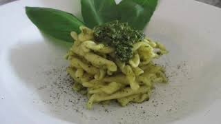 Pasta Pesto Easy Spaghetti [upl. by Yhtnomit]