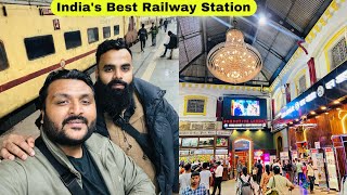 India’s Best and Largest Railway Station  Mall Jaisa Food Court Railway station pe 😀 [upl. by Stryker]