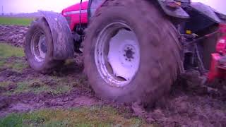 Mokra orka trawy 2017 Massey Ferguson 6290 [upl. by Chamkis]