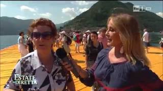 Camminare sullacqua È possibile grazie a Christo  Estate in Diretta 30062016 [upl. by Lipkin]