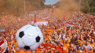 Fanwalk Berlijn gaat los op Van Links naar rechts Olympiastadion 25 juni 2024 [upl. by Burnie]