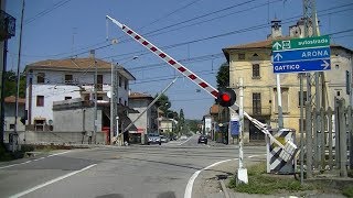 Spoorwegovergang Borgomanero I  Railroad crossing  Passaggio a livello [upl. by Isdnyl]