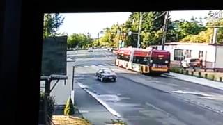 Listener catches King County Metro bus running red light [upl. by Atem]