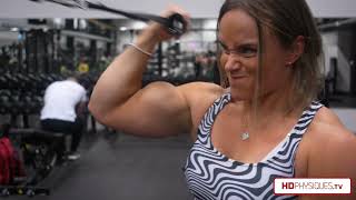 Melinda Lindmark 18 inch biceps workout [upl. by Quartas]