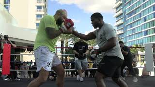 Deron Williams Vs Frank Gore Deron Williams boxing workout [upl. by Ferdy]