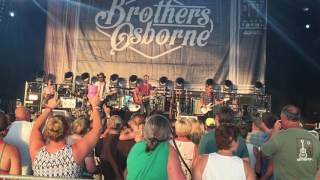 Brothers Osborne Stay a little longer live in Charlotte [upl. by Kutzer949]