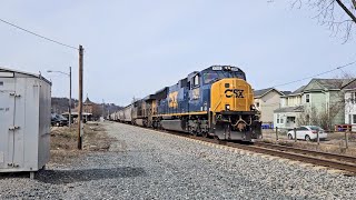 Fresh EMD SD70MAC rebuild leads fast CSX train through downtown Coraopolis PA [upl. by Cressy593]