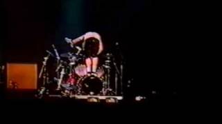 The Offspring  Noodles playing Iron Man Black Sabbath  Live 1997 Phoenix [upl. by Ataliah]