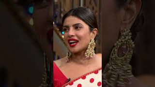 गोर लोग ज़मीं पेय नागिन डांस करते है क्या 🤣🤣 priyankachopra farhanakhtar tksshorts tkssmeme [upl. by Riffle]