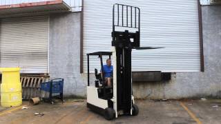 CROWN 30SCTT ELECTRIC FORKLIFT [upl. by Enrobso387]