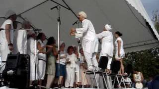 One Voice Mantra Choir led by Gurudass Kaur Kundalini Yoga Festival France 810 pt 1 [upl. by Legnalos]