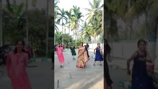 Madhu gowda dance performance 🤷madhugowda madhugowdanikhilmadhu nidhu nikhilnisha nikhil [upl. by Brunk776]