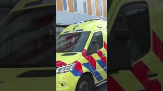 Luchthoorn ambulance haaglanden met spoed in denhaag  hulpdiensten laak 112 [upl. by Haraf]