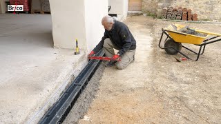 Installer un caniveau  Tuto bricolage avec Robert [upl. by Sergius]