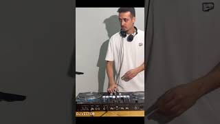 BEGINNER DJs CAN YOU MAKE THIS TRANSITION hiphopmusic dj hiphop shortsvideo shorts [upl. by Hinson]