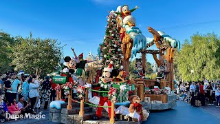 A Christmas Fantasy Parade First Performance  Holidays at Disneyland Resort 2023 4K [upl. by Manard188]