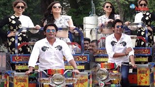 रिक्शा पर सवार हो दोनों एक्ट्रेस संग निकल पड़े सुनिल ग्रोवर Watch Video Sunil Grover At Patakha [upl. by Noiraa]