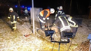 Mann stürzt bei WaldeckSachsenhausen in fünf Meter tiefen Schacht [upl. by Stannfield]