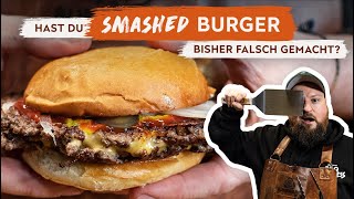 SMASHED BURGER REZEPT  So gehts richtig  BBQ Madness [upl. by Eirameinna]