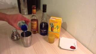 Faire un cocktail Cactus  Cocktail au curacao [upl. by Rycca]