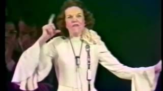 Kathryn Kuhlman 1974 Tulsa Oklahoma Parte 1 [upl. by Llennoj]