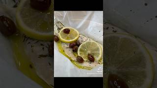 Filetti di branzino al cartoccio con condimento semplice 3 INGREDIENTI ￼ [upl. by Ruhtracam]