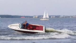 Reinell Speedboat Chevy 350 V8 playing on the water [upl. by Tarttan]