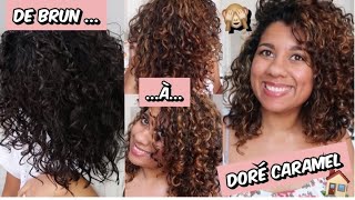 Je TEST de DECOLORER mes cheveux BOUCLÉS à la MAISON 😱🏠  De BRUNE à des MÈCHES DORÉES CARAMEL 🙈 [upl. by Urial992]