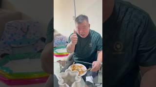 El papa de el chino feng prueba por primera vez el arroz con platano loscompascln [upl. by Deegan]