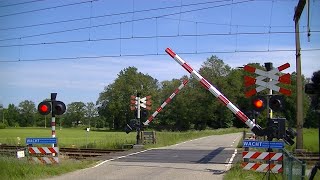 Spoorwegovergang Zenderen  Dutch railroad crossing [upl. by Bigod]