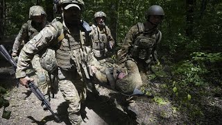 Guerra in Ucraina Kiev mette pressione in Crimea Mosca attacca le infrastrutture [upl. by Nosinned318]