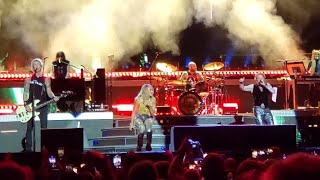 Guns N Roses amp Carrie Underwood  Paradise City Live [upl. by Eceirehs247]