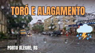 Chuva cai muito forte e causa alagamentos em Porto Alegre segue abafado  07112024 [upl. by Cirek]