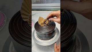 chocolate fudge cake designing youtube reels youtubeshorts [upl. by Airbmak]