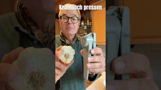 Knoblauch mit Schale pressen cooking garlic tipps [upl. by Tihw]