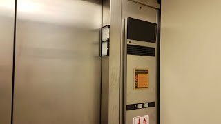 Montgomery Vector Hydraulic Elevator  Sears Concord Mall Wilmington DE [upl. by Fidellas722]