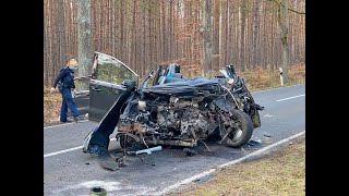 Dramatische Rettungsaktion nach schweren Verkehrsunfall  Person über 1 Stunde schwerst eingeklemmt [upl. by Anatolio]