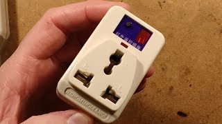 Inside the cheapest remote socket I could find [upl. by Lisabeth]