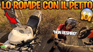 FA UN FRONTALE IN MOTO E ROMPE IL SERBATOIO CON IL PETTO😱 COSA VUOL DIRE GUIDARE A NAPOLI EP 49 [upl. by Rehptosirhc]