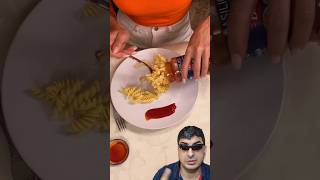 Soslu makarna taktiği ❤️🥰 keşfetbeniöneçıkar olgaç komikvideolar food prank family funny [upl. by Maximilien160]