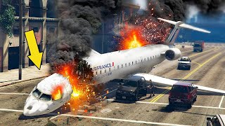 Airplane Emergency Landing on a Highway After Turbulence  GTA 5 [upl. by Paik388]