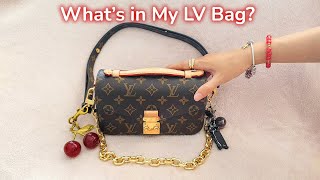 Whats in My bag  Louis Vuitton Pochette Metis East West [upl. by Xuerd]