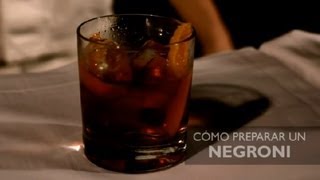 Como Preparar un Negroni  Los Cocteles Mas Populares [upl. by Edin]