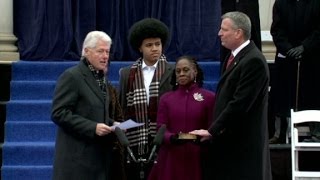 Clinton swears in new NYC mayor [upl. by Jaye]